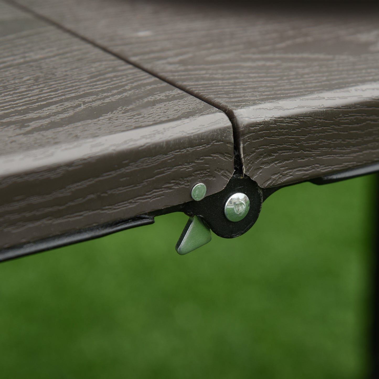 Outsunny 4FT Portable Metal Picnic Table, 22Lx61Wx53/71.5H cm-Black/Brown